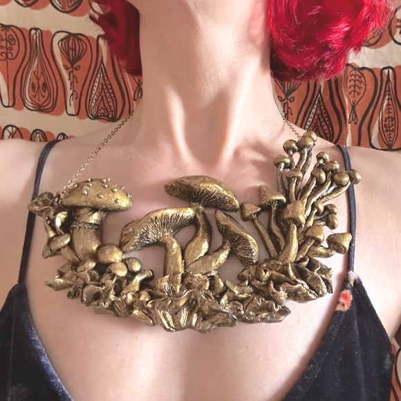 Handmade gold-bronze mushroom necklace - Picture 2 of 8